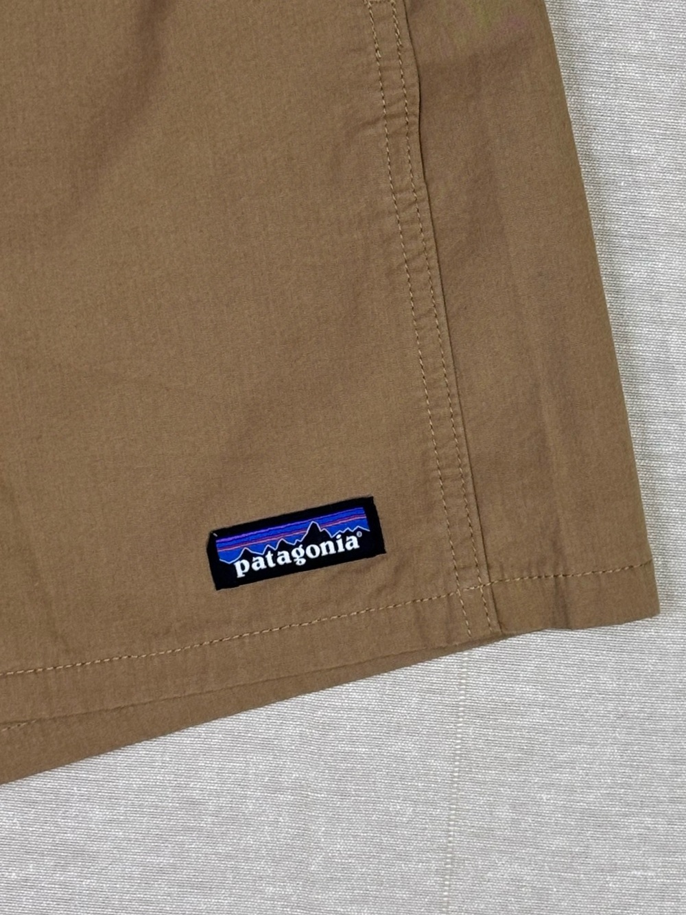 Patagonia Funhoggers Shorts NWT Women’s Medium Nest Brown Organic Cotton - Picture 5 of 6